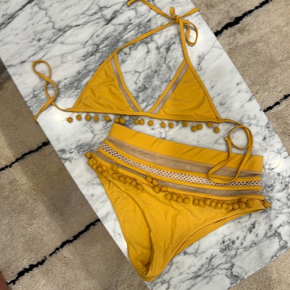 Tularosa Nina Bikini S top + M bottoms - Picture 1 of 5